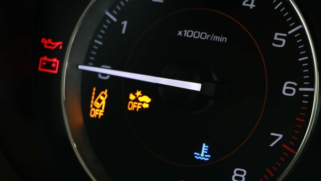 Oil light on in Evanston, IL? Learn what causes it, when it’s safe to drive, and when to book engine diagnostics or an oil change